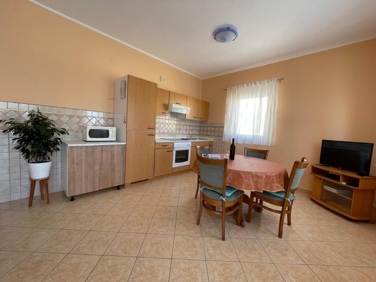 Apartmani Ruzarija Rab Town Exterior foto